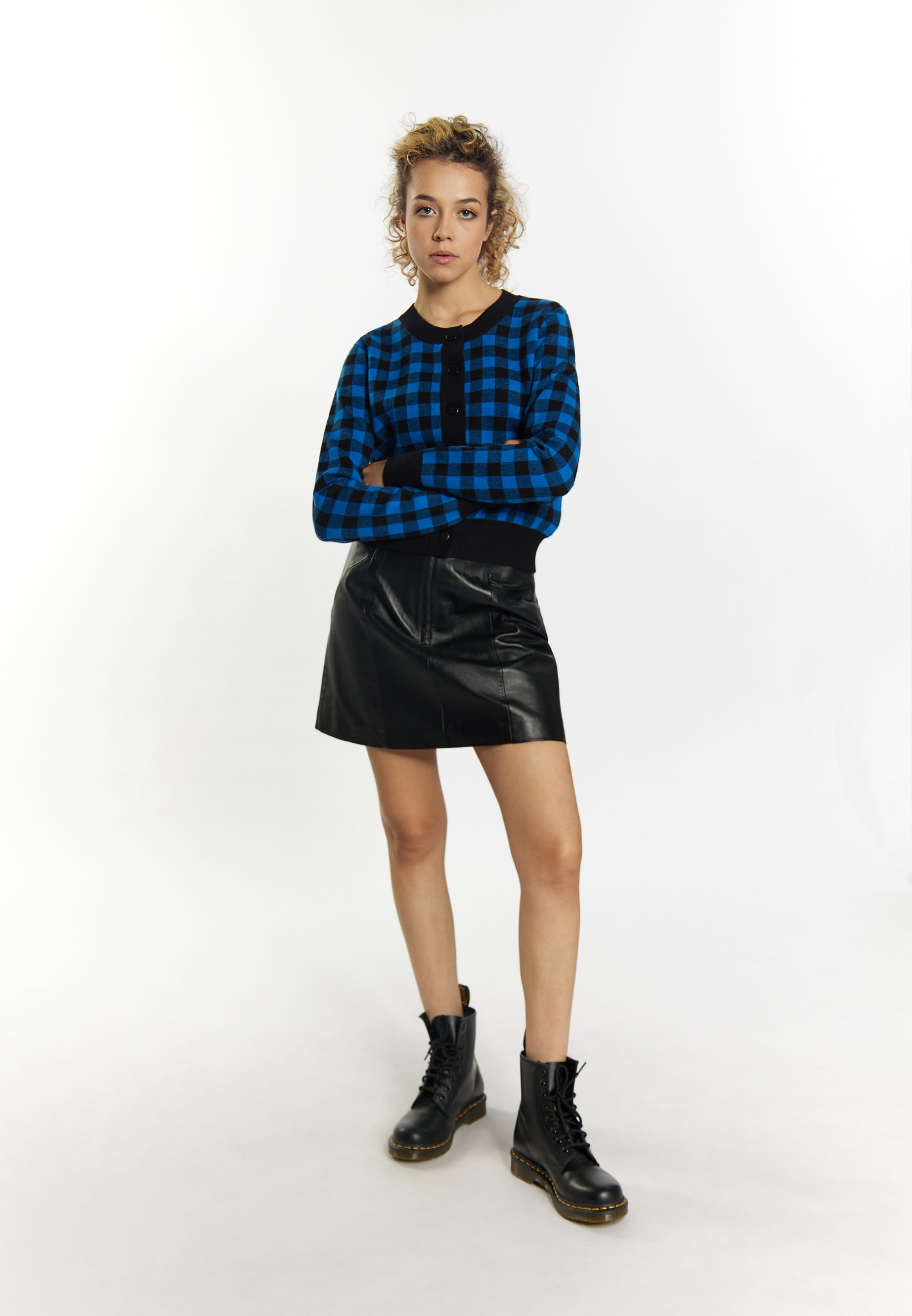 Schwarz Blau