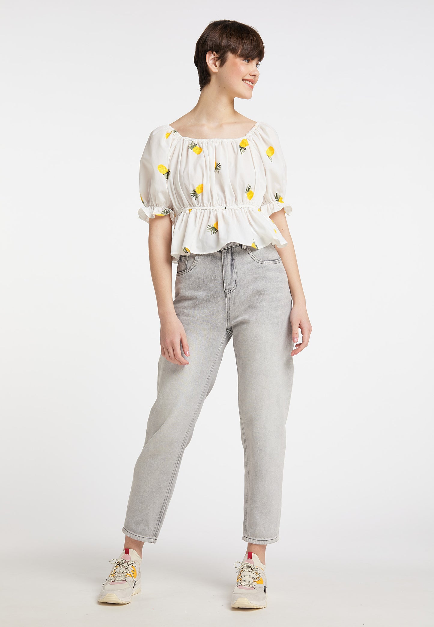 myMo Women's Embroidered Cropped Blouse